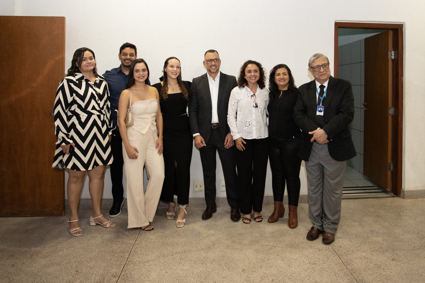 Corpo docente e direção do UniDoctum em solenidade de abertura